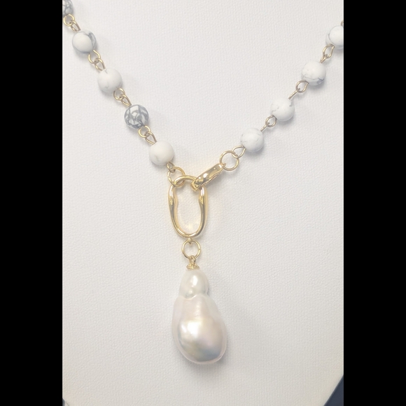 Genuine Baroque Pearl Drop Necklace Howlite Bead 18K Gold Plated Statement Piece - Picture 2 of 6